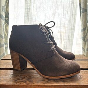 Tom’s Brown Suede Ankle Boots